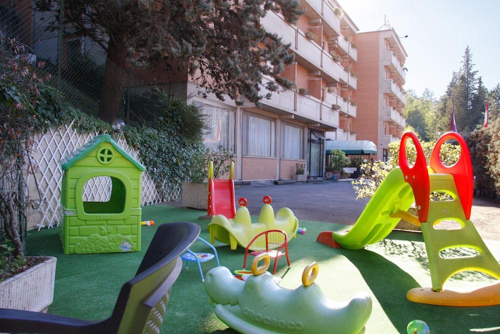 Ilgo Hotel بيرودجا المظهر الخارجي الصورة